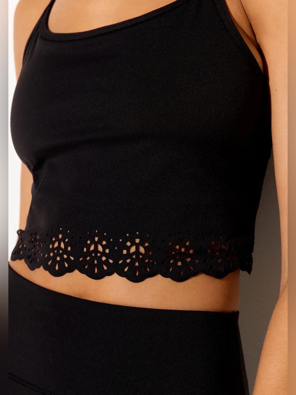 NWT Nirvana Petal Crop Tank